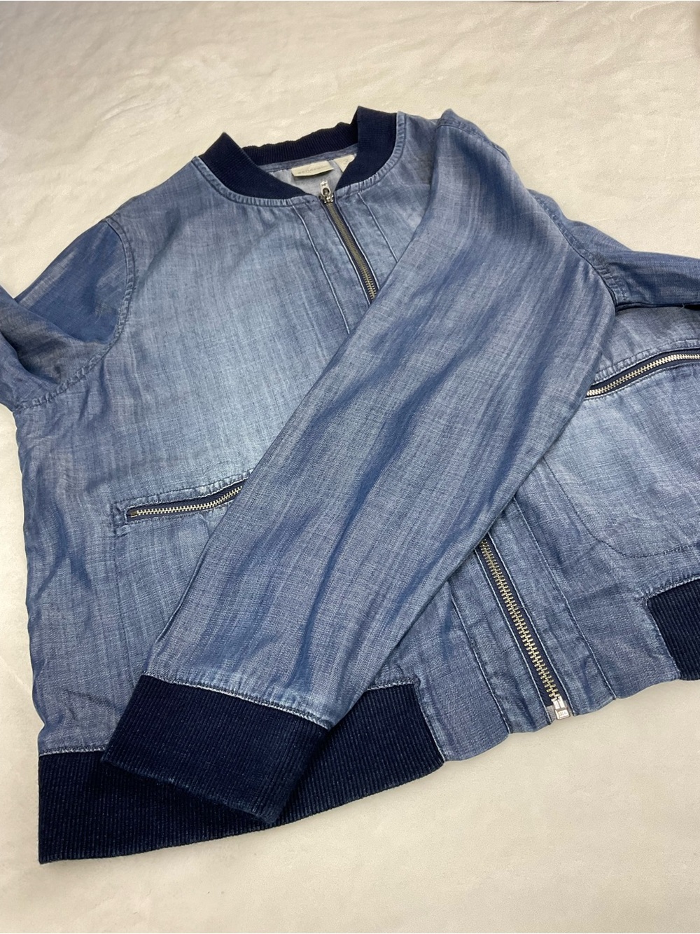 Zenergy by Chico’s Zip up Lightweight Jacket Chambray Size 12 - Picture 8 of 10